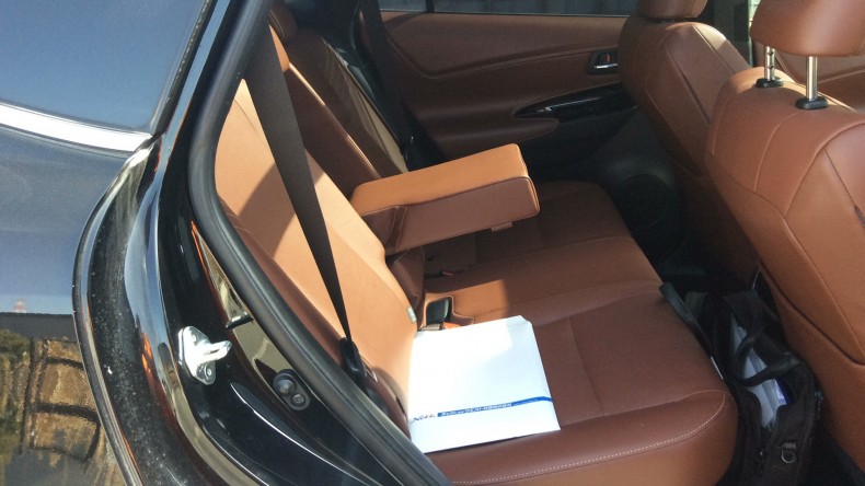 内装後方シート