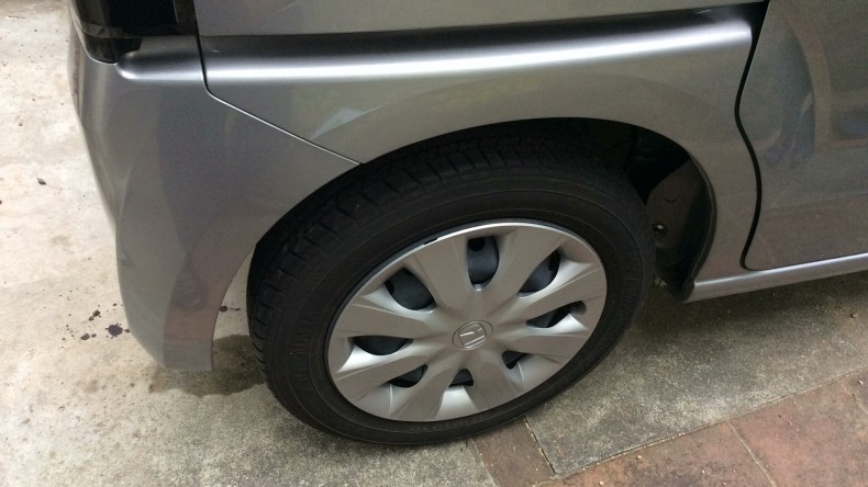 タイヤホイール前