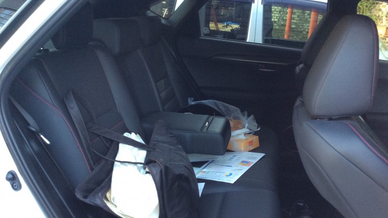 内装後方シート