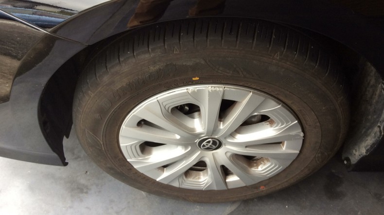 タイヤホイール前