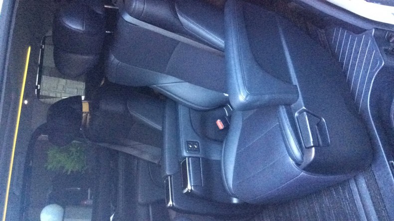 内装後方シート