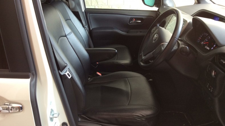 内装前方シート