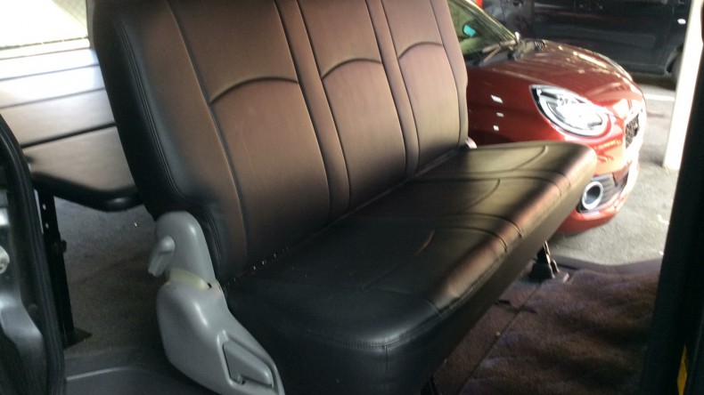 内装後方シート