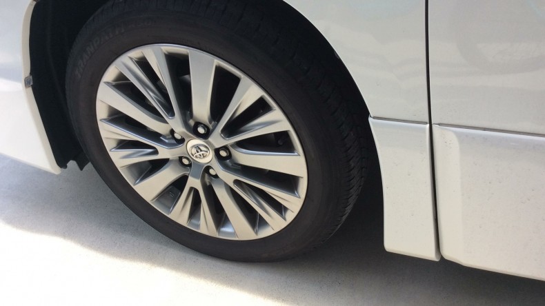 タイヤホイール前