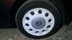 タイヤホイール前