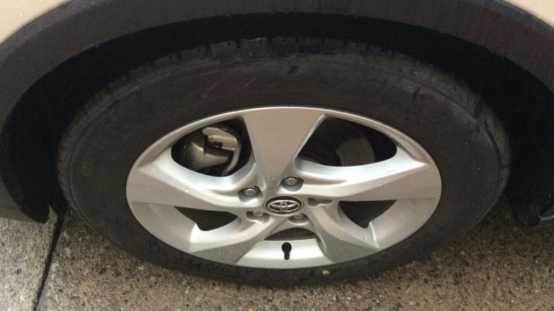 タイヤホイール前