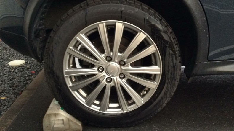 タイヤホイール前