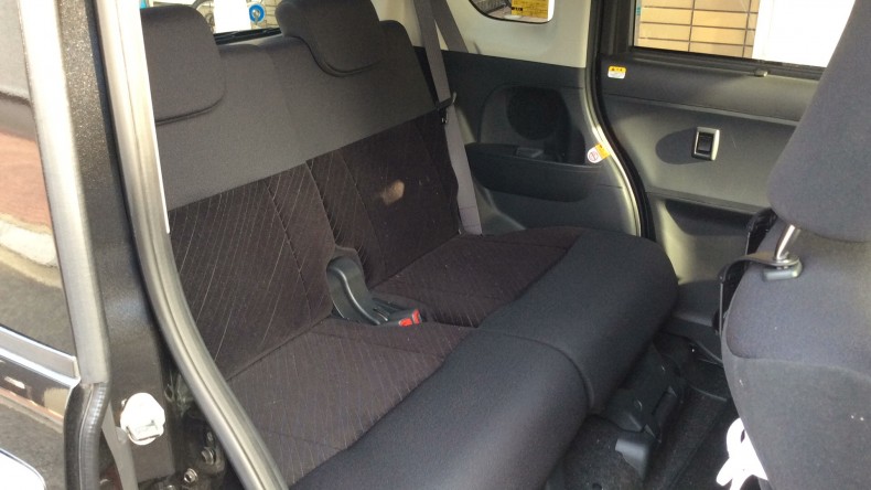 内装後方シート