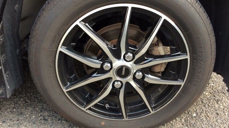 タイヤホイール前