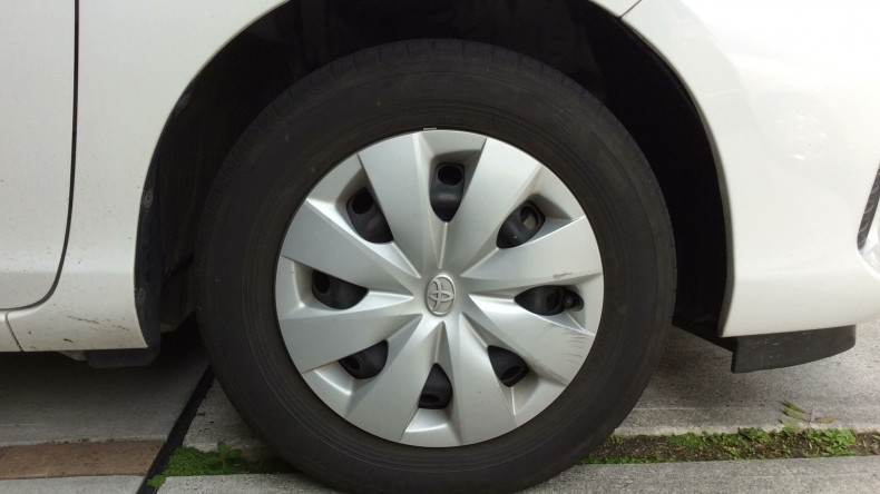 タイヤホイール前