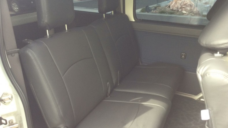 内装後方シート