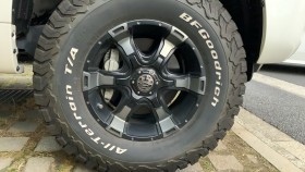 タイヤホイール前