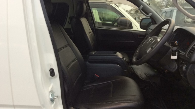 内装前方シート