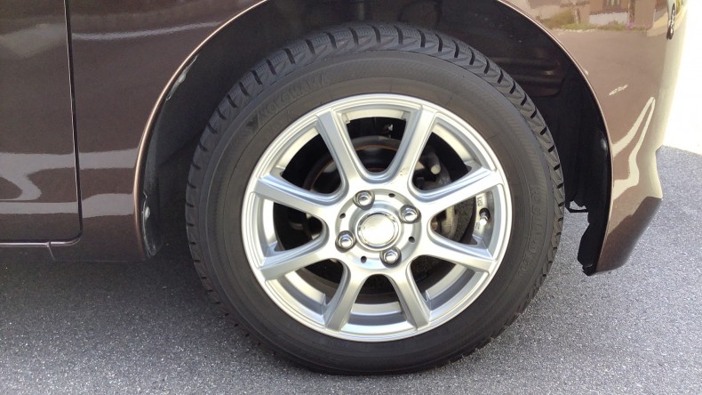 タイヤホイール前