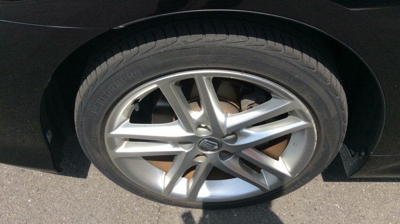 タイヤホイール前