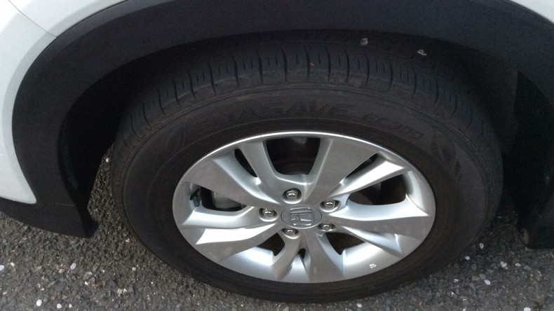 タイヤホイール前