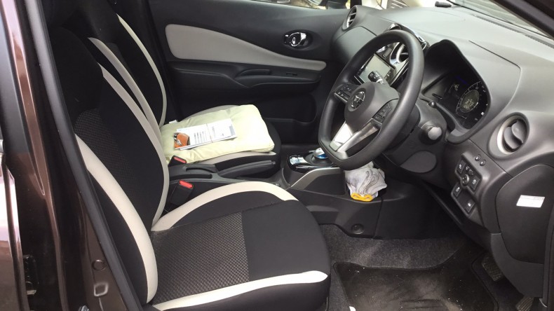 内装前方シート