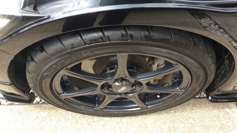 タイヤホイール前