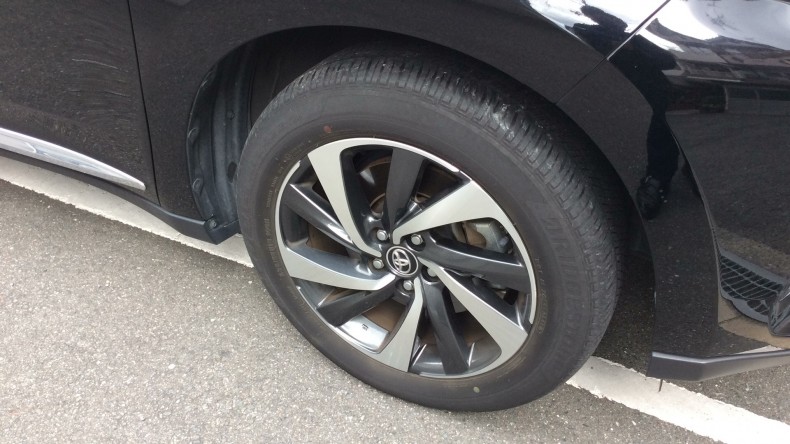 タイヤホイール前