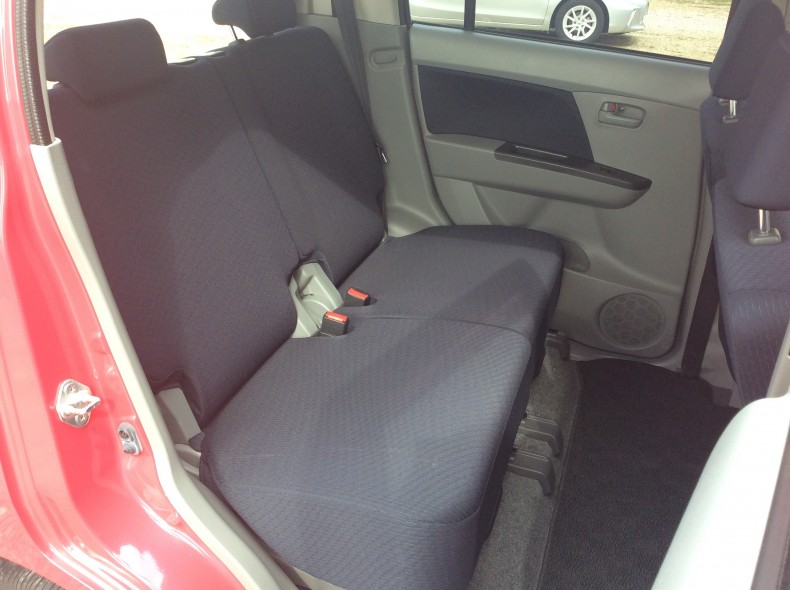 内装後方シート