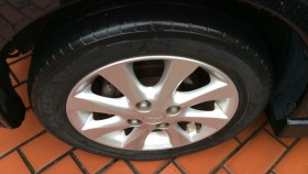 タイヤホイール前