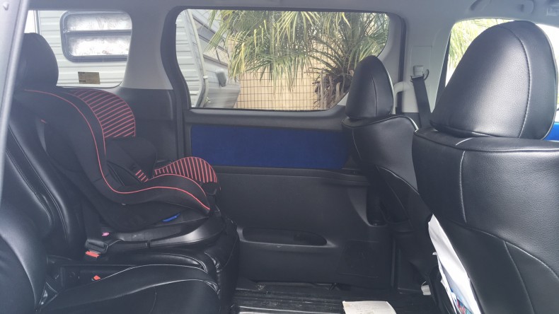 内装後方シート