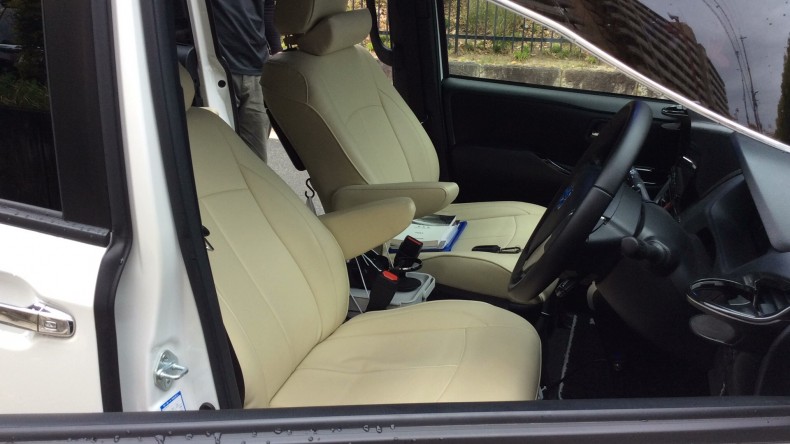 内装前方シート