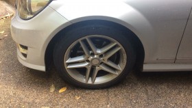 タイヤホイール前