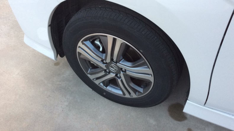 タイヤホイール前