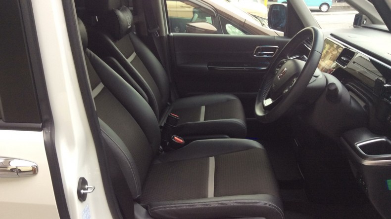 内装前方シート