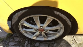 タイヤホイール前