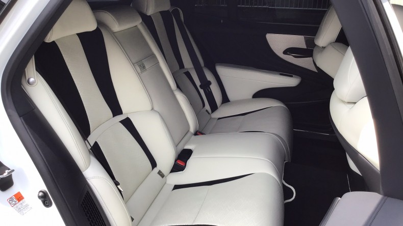 内装後方シート