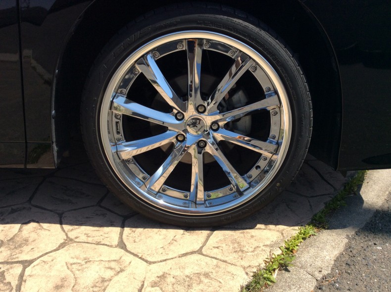 タイヤホイール前