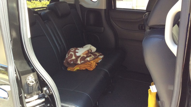 内装後方シート