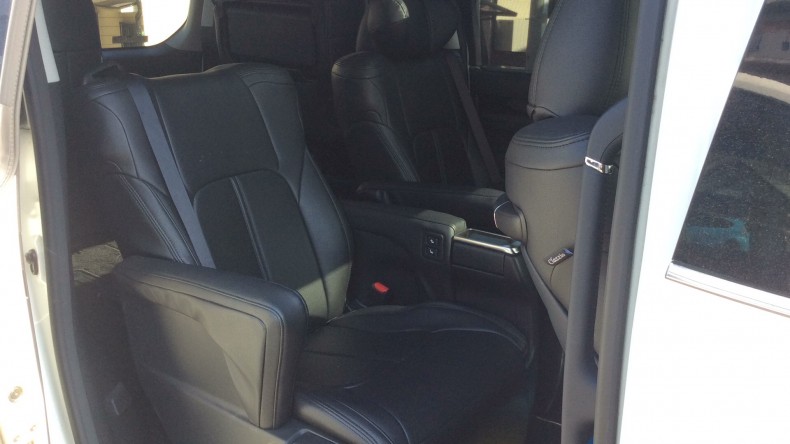 内装後方シート