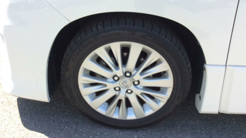 タイヤホイール前