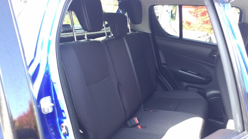 内装後方シート