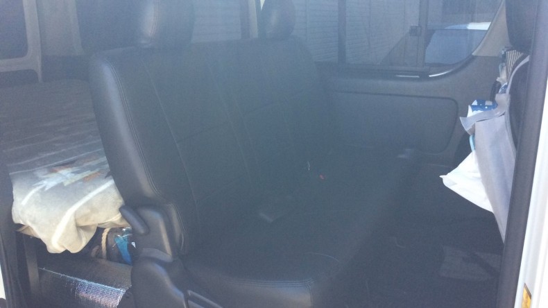 内装後方シート