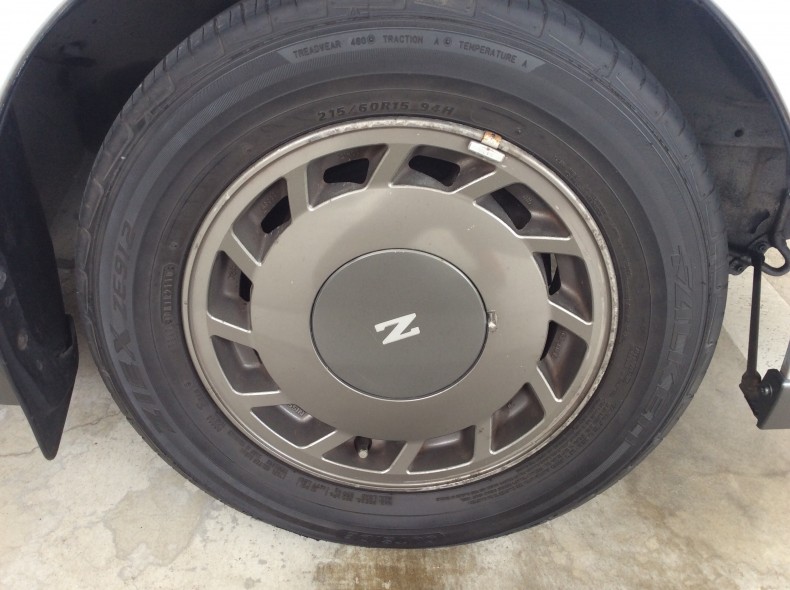 タイヤホイール前