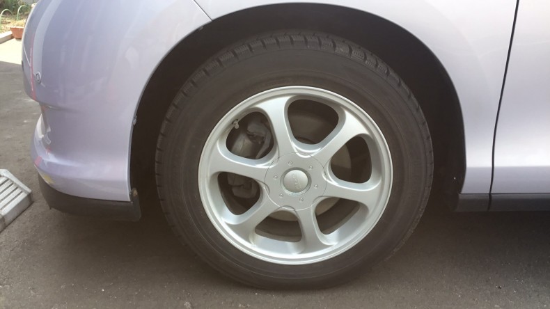 タイヤホイール前