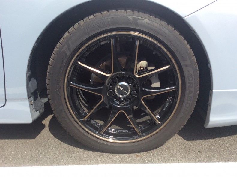 タイヤホイール前