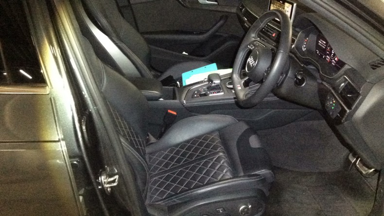 内装前方シート