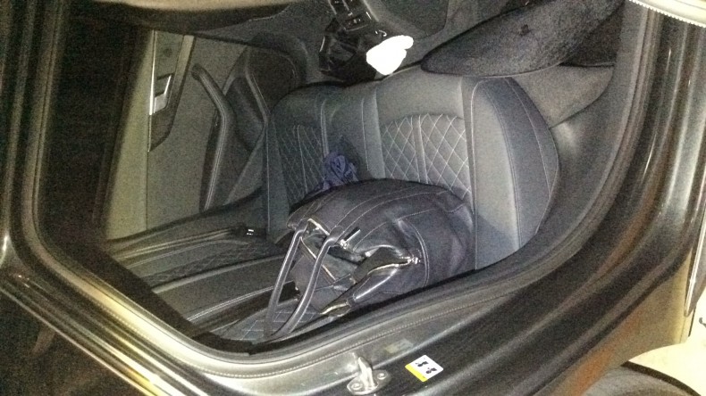 内装後方シート