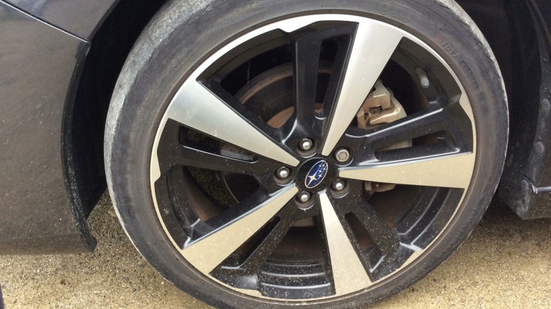 タイヤホイール前