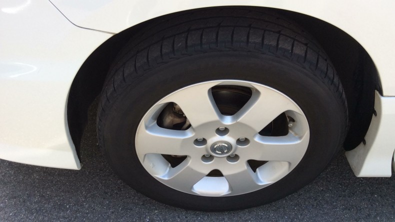 タイヤホイール前