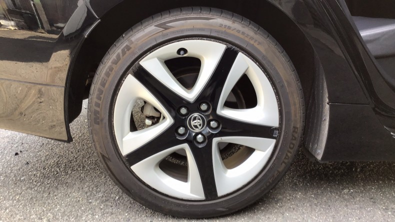 タイヤホイール前