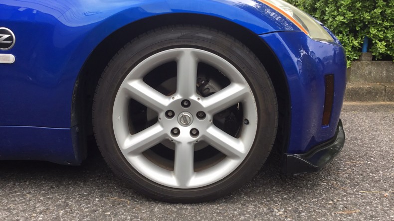 タイヤホイール前