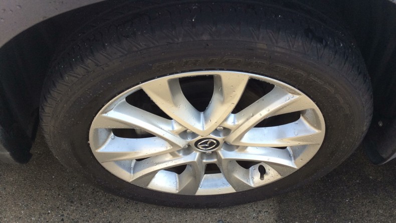 タイヤホイール前