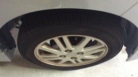 タイヤホイール前