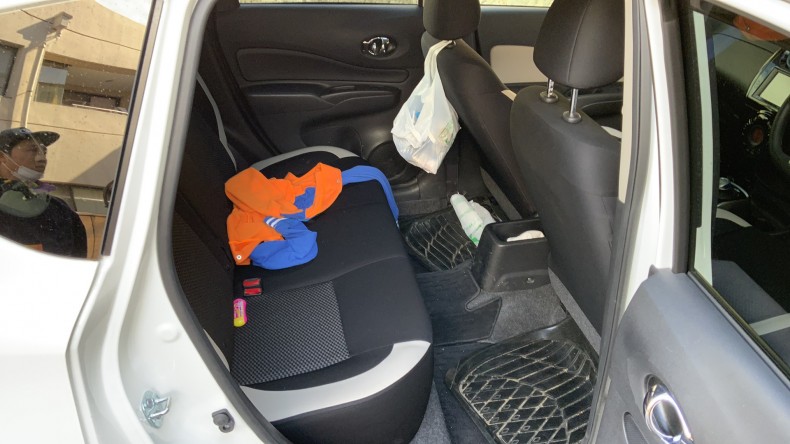 内装後方シート